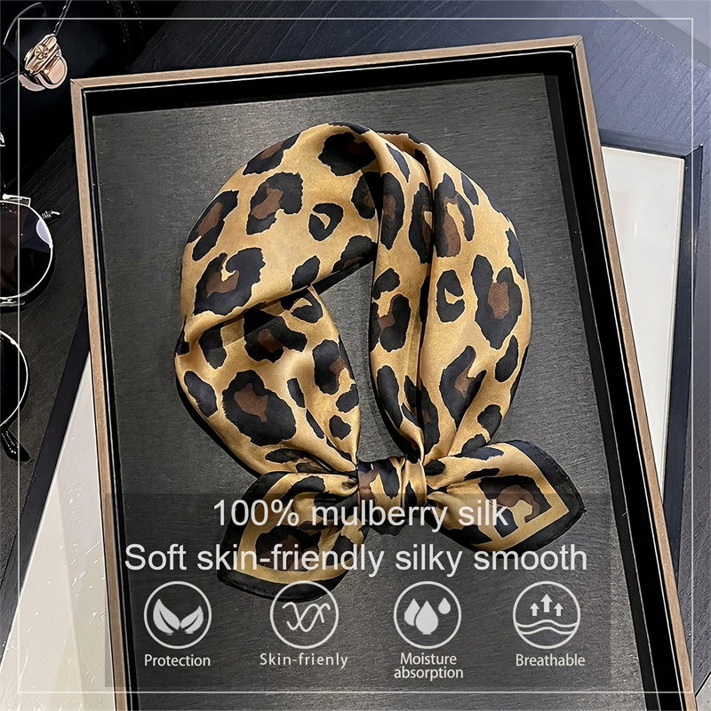 Face Scarf Mask - 100% zijden vierkante sjaal met luipaardprint,