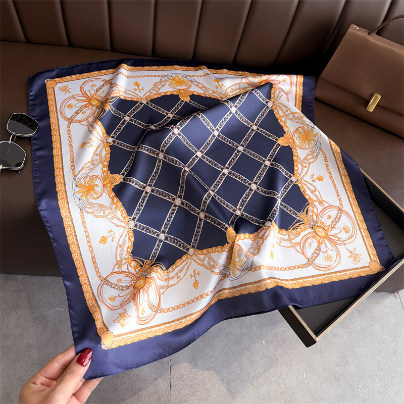 Blauwe klassieke kettingprint  - Face Scarf Mask recensie en prijs