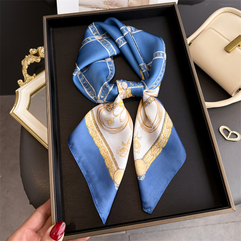 Blauwe klassieke kettingprint  - Face Scarf Mask recensie en prijs
