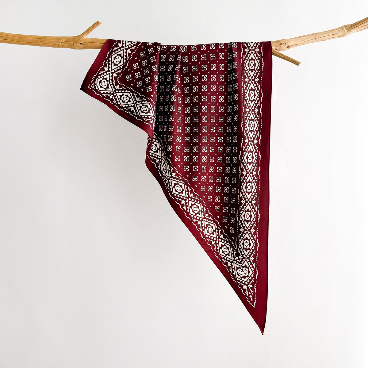 Retro bedrukte vierkante sjaal - Face Scarf Mask recensie en prijs
